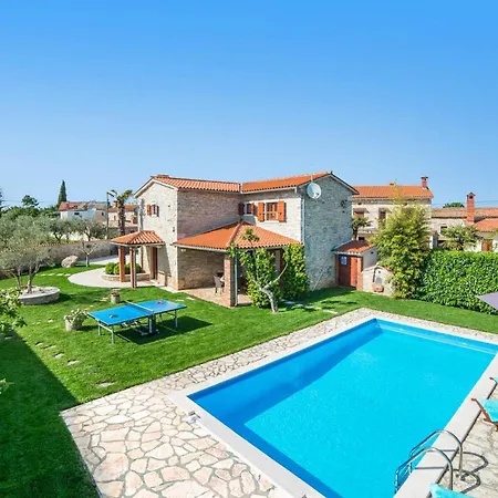 펜션 Petric 풀라